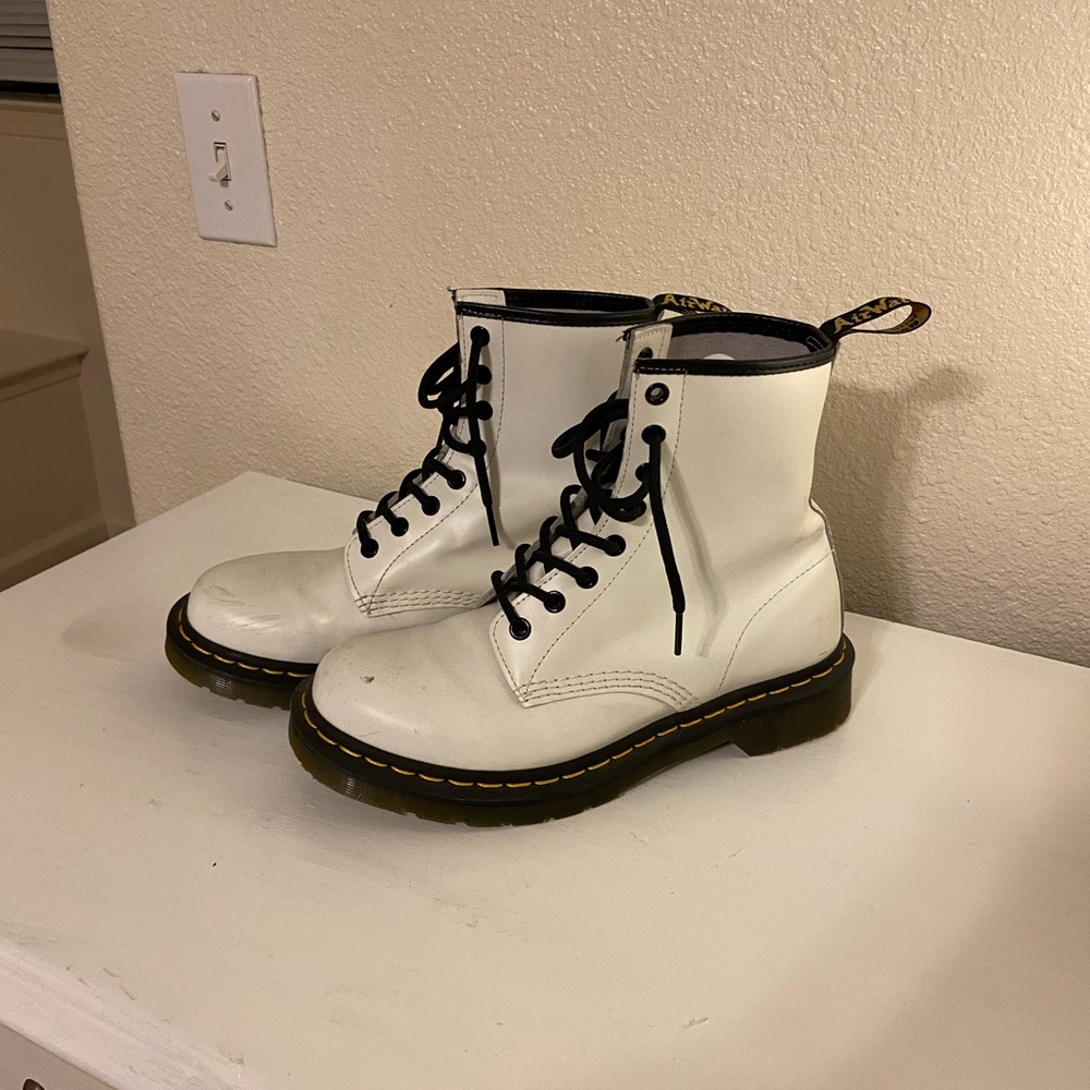 Doc Martens Jadon 15265100 White Smooth Polish Leather BOOTS Medium Women Sz 8